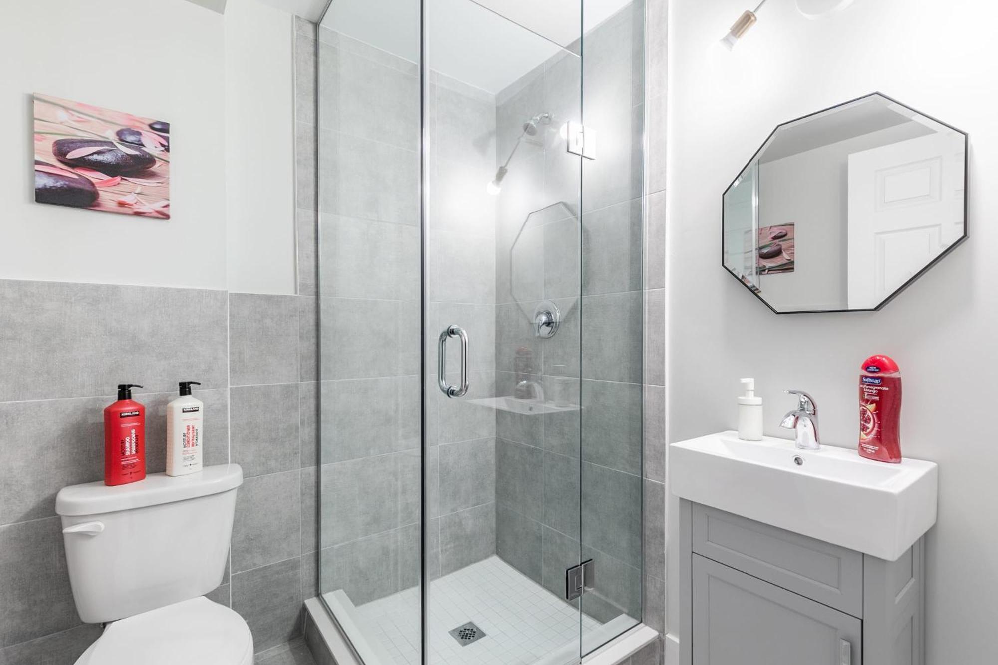 1Br Basement Condo - James Street Hamilton Dış mekan fotoğraf
